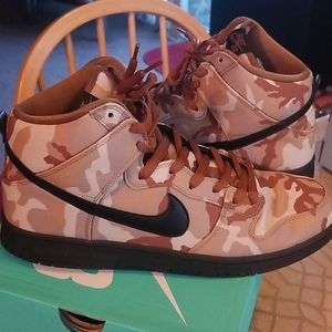 Nike SB Dunk High Pro
